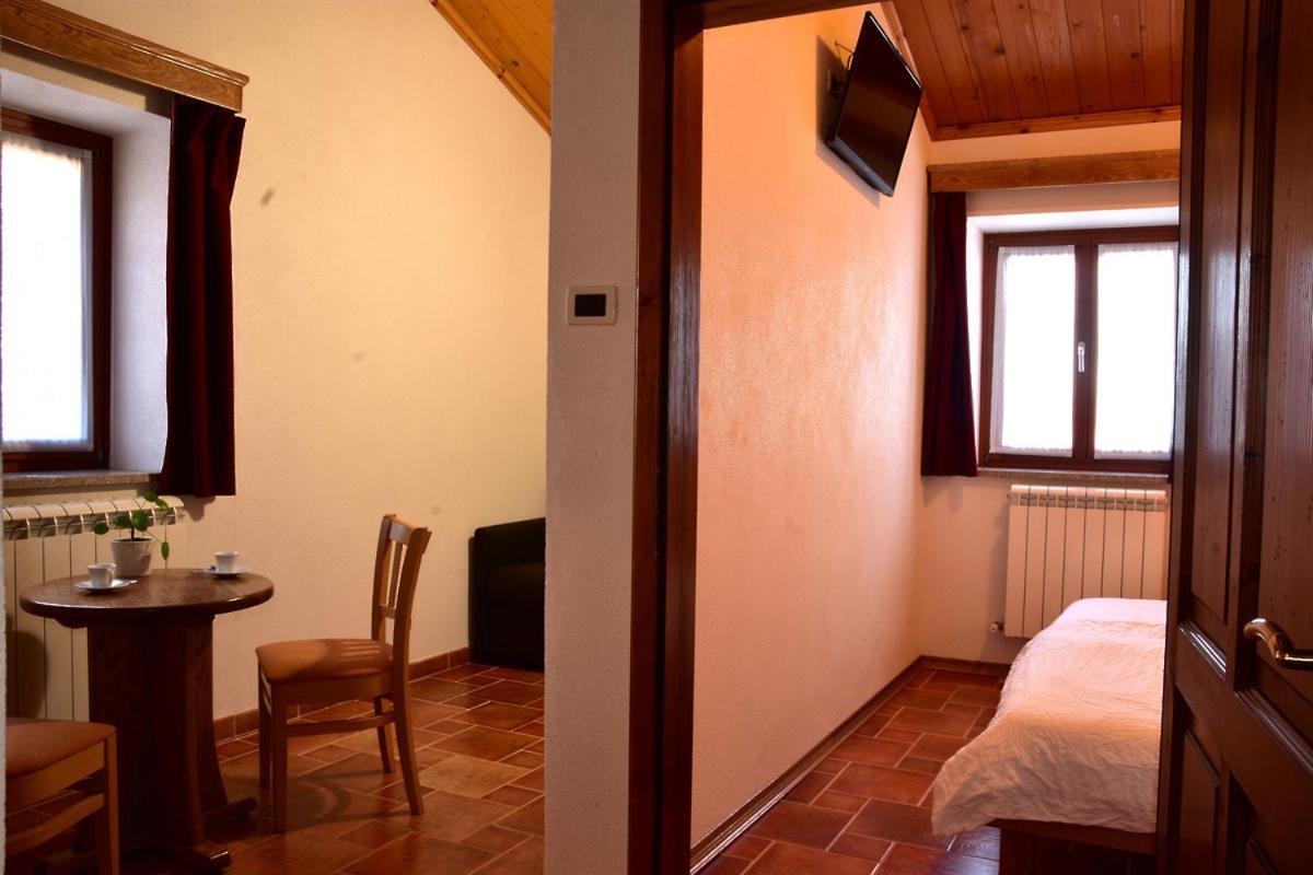 Tourist Farm Skerlj Farm stay Dutovlje